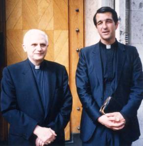 Padre Fessio con l'allora cardinale Ratzinger.